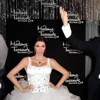 The unveiling of Kim Kardashian s wedding-themed wax figure dress | Picture 62795